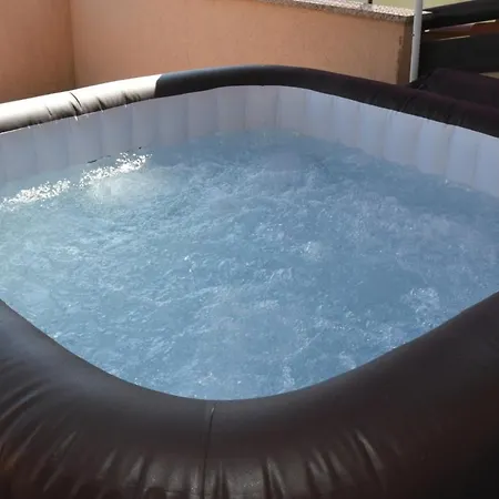 Relax Near Opatija, Sauna, Jacuzzi Apartment