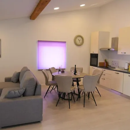Relax Near Opatija, Sauna, Jacuzzi Apartment *