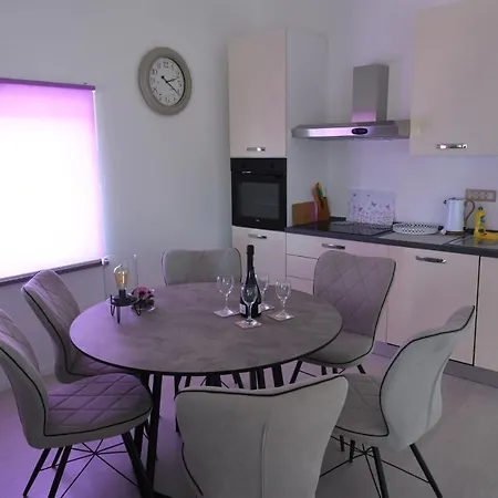 Relax Near Opatija, Sauna, Jacuzzi Apartman